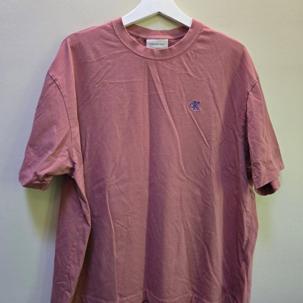 Calvin Klein Archive Logo Relaxed Crewneck T-shirt in Light Mahogany 100% Cotton